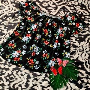 Old Navy Black Floral Top Size Medium Loose Fit